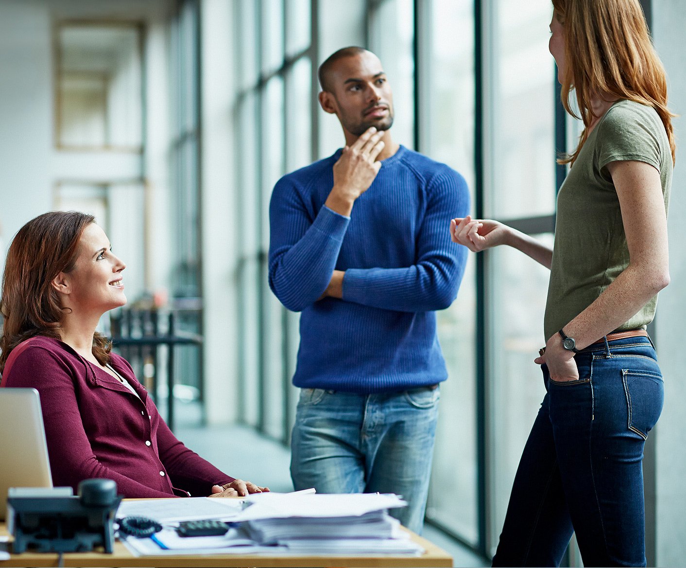 Collegues-talkin-about-strategy-small